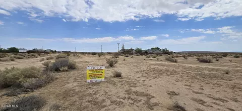8600 Grove St E, California City, CA 93505