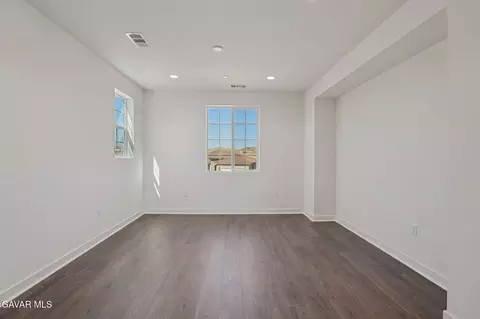 4032 Saddle Dr, Palmdale, CA 93551 photo 4