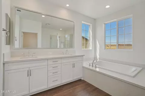 4032 Saddle Dr, Palmdale, CA 93551 photo 6