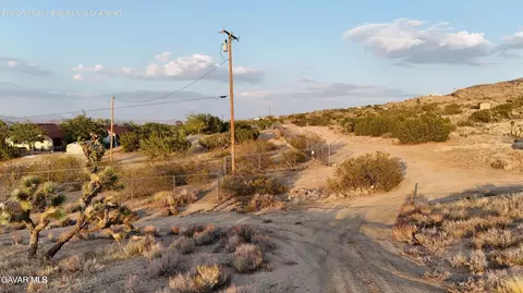 Mountain View Rd, Apple Valley, CA 92308 photo 4