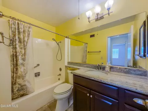 Bath - 2534 Ave R-3 E, Palmdale, CA 93550 photo 2 of 2