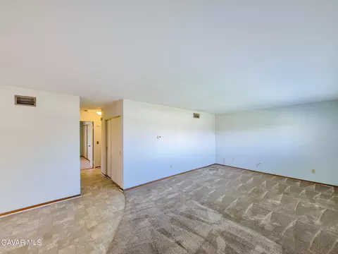 Living - 2534 Ave R-3 E, Palmdale, CA 93550 photo 3 of 5