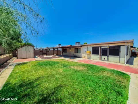 Exterior - 2534 Ave R-3 E, Palmdale, CA 93550 photo 11 of 14
