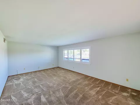 Living - 2534 Ave R-3 E, Palmdale, CA 93550 photo 4 of 5