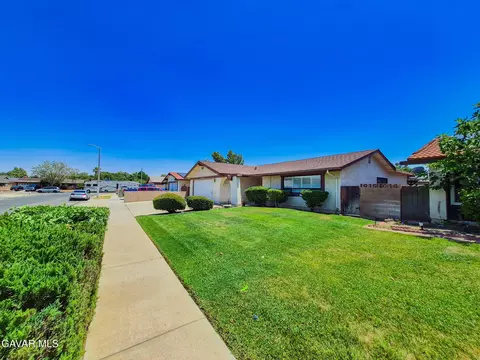 Exterior - 2534 Ave R-3 E, Palmdale, CA 93550 photo 2 of 14