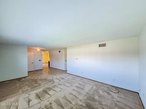 Living - 2534 Ave R-3 E, Palmdale, CA 93550 photo 5 of 5