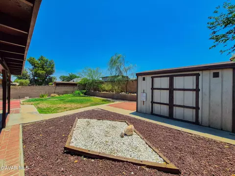Exterior - 2534 Ave R-3 E, Palmdale, CA 93550 photo 13 of 14
