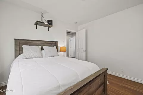 Bedroom - 45423 Sancroft Ave, Lancaster, CA 93535 photo 1 of 9