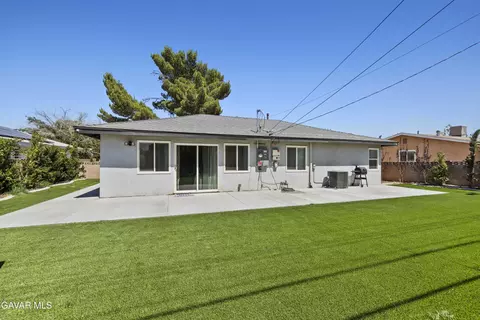 Exterior - 45423 Sancroft Ave, Lancaster, CA 93535 photo 9 of 13