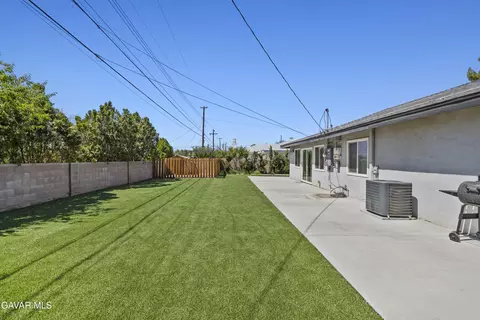 Exterior - 45423 Sancroft Ave, Lancaster, CA 93535 photo 7 of 13