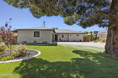 Exterior - 45423 Sancroft Ave, Lancaster, CA 93535 photo 4 of 13