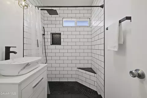 Bath - 45423 Sancroft Ave, Lancaster, CA 93535 photo 4 of 4