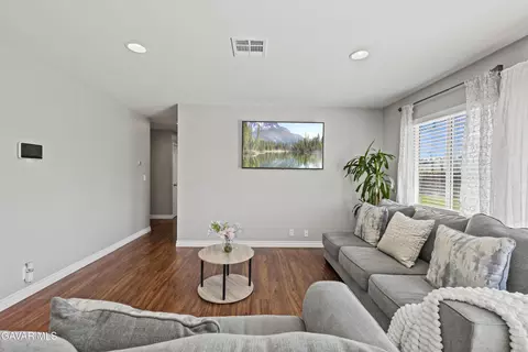 Living - 45423 Sancroft Ave, Lancaster, CA 93535 photo 2 of 3