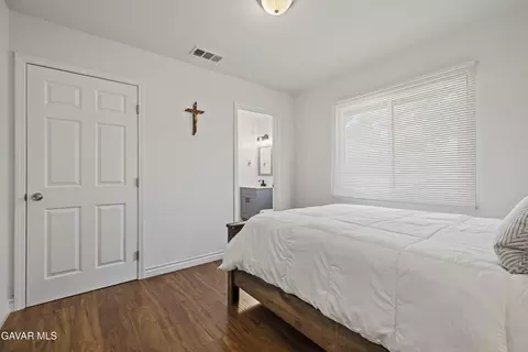 Bedroom - 45423 Sancroft Ave, Lancaster, CA 93535 photo 2 of 9