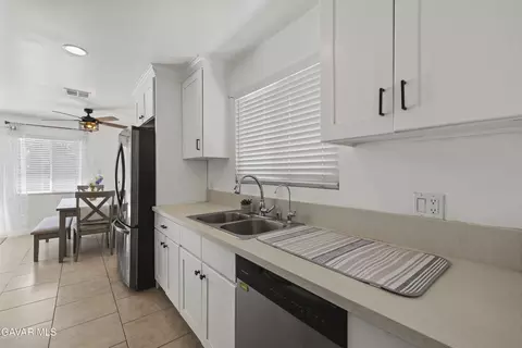 Kitchen - 45423 Sancroft Ave, Lancaster, CA 93535 photo 3 of 3
