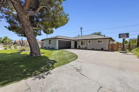 Exterior - 45423 Sancroft Ave, Lancaster, CA 93535 photo 3 of 13
