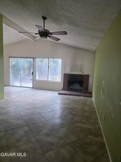 44159 Kirkland Ave, Lancaster, CA 93535 photo 2
