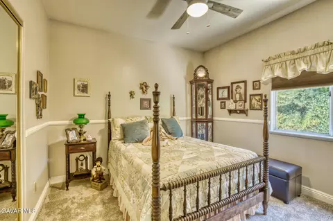 Bedroom - 42323 Round Hill Dr, Lancaster, CA 93536 photo 4 of 4