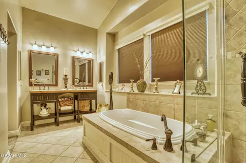 Bath - 42323 Round Hill Dr, Lancaster, CA 93536 photo 1 of 2