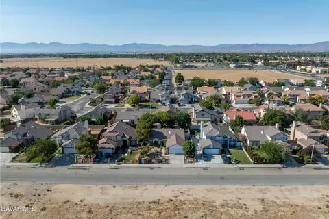 2062 Nugent St E, Lancaster, CA 93535 photo 22