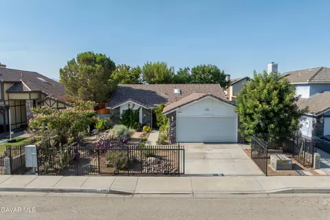 2062 Nugent St E, Lancaster, CA 93535