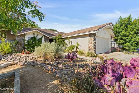 2062 Nugent St E, Lancaster, CA 93535 photo 3
