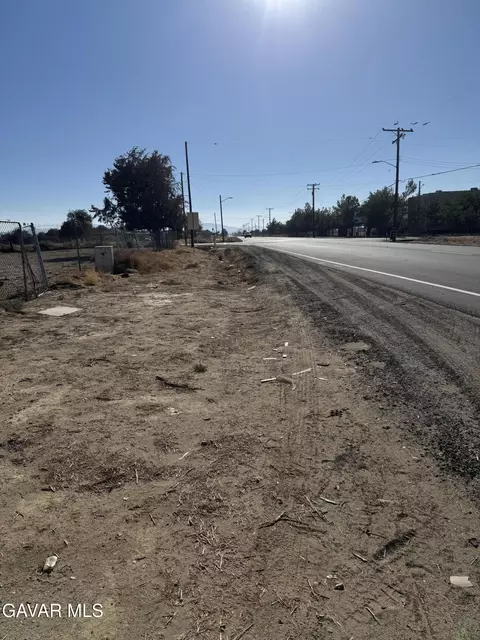 E Palmdale Blvd Boulevard, Palmdale, CA 93591 photo 3