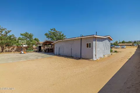 Exterior - 4716 Avenue L10 W, Lancaster, CA 93536 photo 7 of 16
