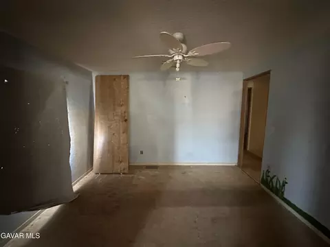 10239 12th St, Mojave, CA 93501 photo 3