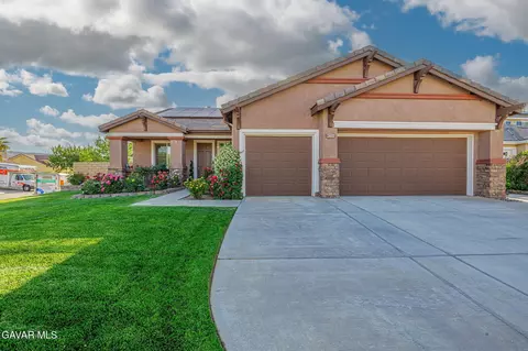 42305 Columbia Ct, Quartz Hill, CA 93536