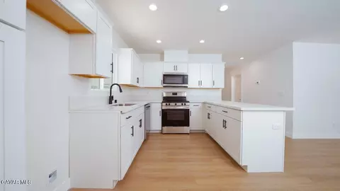 38610 E 4th St, Palmdale, CA 93550 photo 6