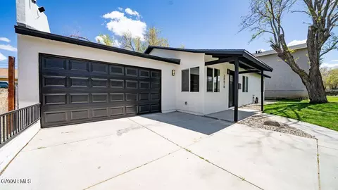 38610 E 4th St, Palmdale, CA 93550 photo 2