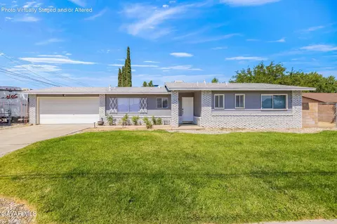 42707 52nd St W, Lancaster, CA 93536