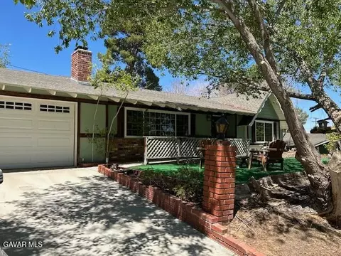38647 Desert View Dr, Palmdale, CA 93551