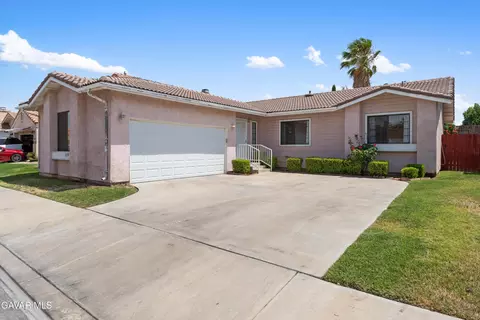 2258 Gregory Ave, Palmdale, CA 93550
