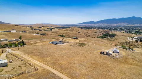 0 Tamarac Dr, Tehachapi, CA 93561 photo 4