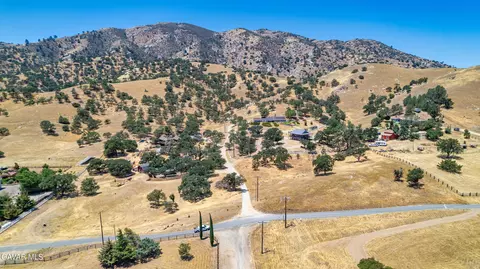 0 Clover Spring Rd, Tehachapi, CA 93561 photo 4