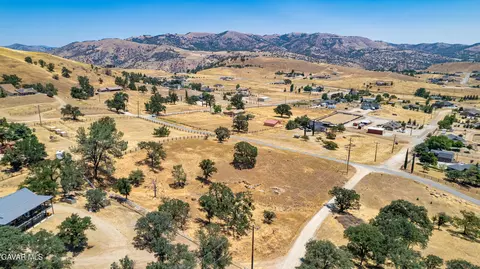 0 Clover Spring Rd, Tehachapi, CA 93561 photo 3