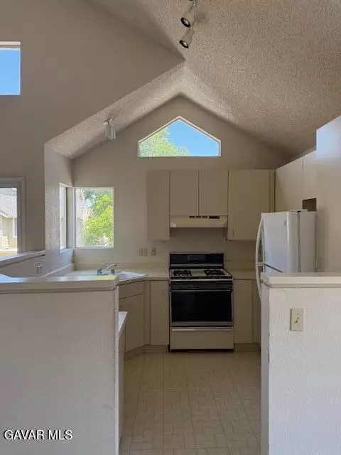 Kitchen - 132 Crosswind Ct, Hercules, CA 94547 photo 1 of 1
