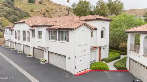 27951 Avalon Dr, Santa Clarita, CA 91351