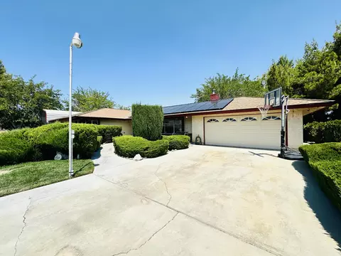 1515 Avenue O12 W, Palmdale, CA 93551