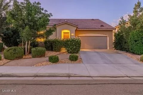 4713 Vahan Ct, Lancaster, CA 93536