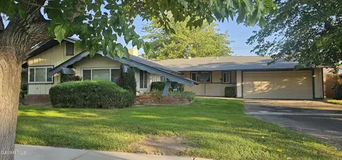 1236 J4 Ave E, Lancaster, CA 93535