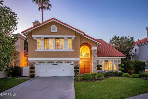 20055 Oakside Ct, Santa Clarita, CA 91390