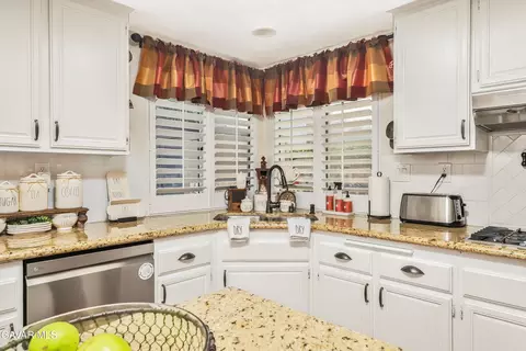 20055 Oakside Ct, Santa Clarita, CA 91390 photo 15