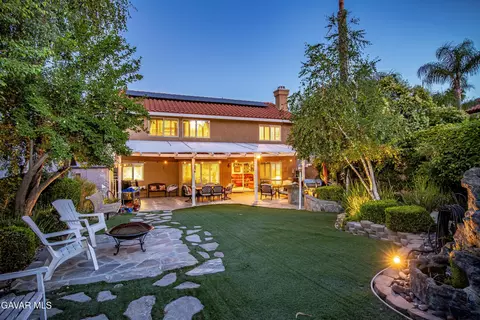 20055 Oakside Ct, Santa Clarita, CA 91390 photo 2