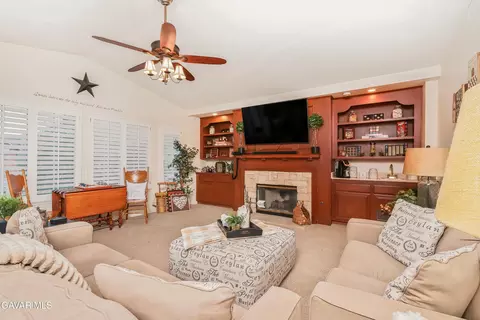 20055 Oakside Ct, Santa Clarita, CA 91390 photo 32