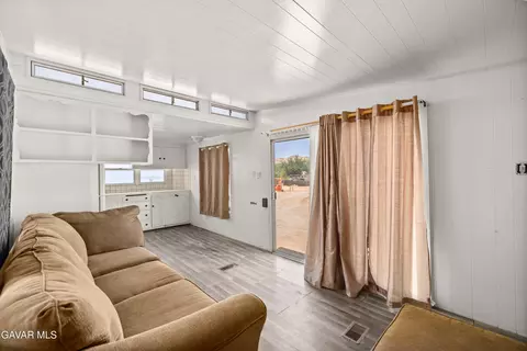 172 K2 E, Lancaster, CA 93535 photo 2