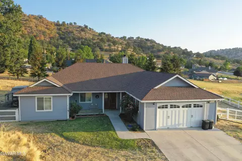 27500 Buckpasser Dr, Tehachapi, CA 93561 photo 1