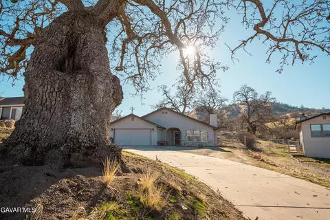 17651 Dike Ct, Tehachapi, CA 93561